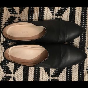 Nisolo black pointed mules